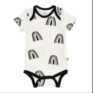 Kyte baby B&W  rainbow bodysuit 🖤🤍🖤